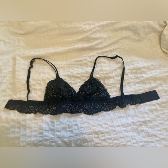 Reformation black lace bralette size small - Picture 5 of 8